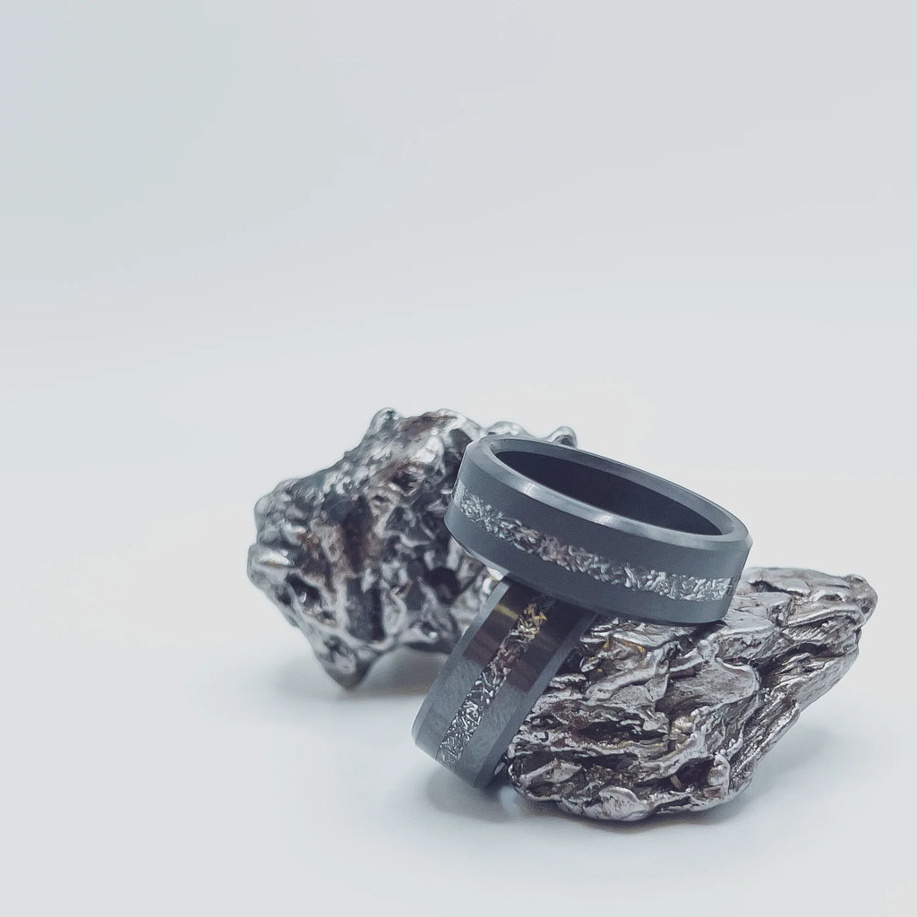 Black Diamond - Men’S Ring 8Mm - Authentic Muonionalausta Meteorite Inlay - ARES -
