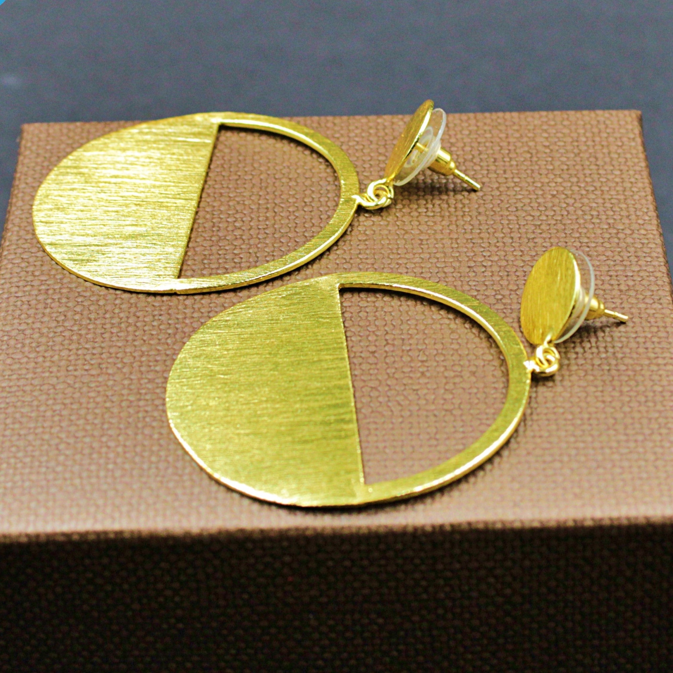 Pendientes ORIZZONTE bañados en oro