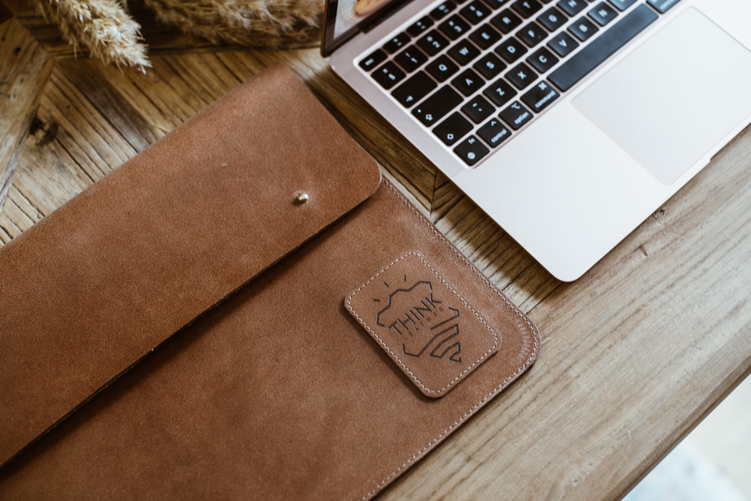 Leather Flap Case for MacBook 16" Pro/Air - Light Brown