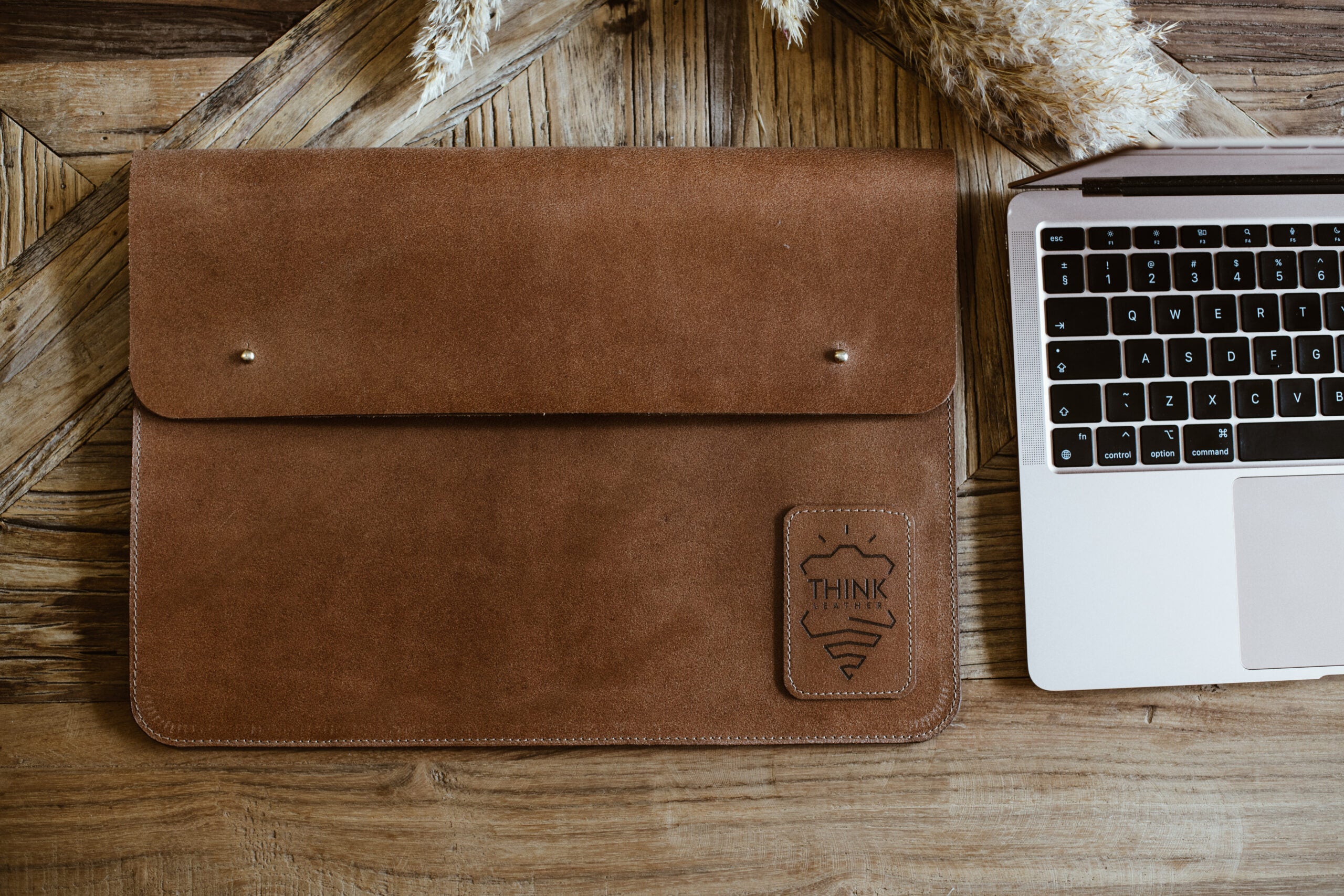 Leather Flap Case for MacBook 16" Pro/Air - Light Brown