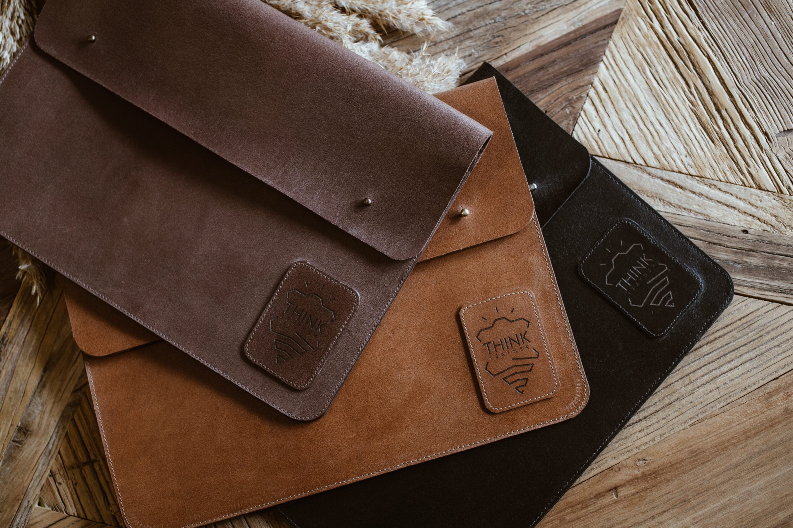 Leather Flap Case for MacBook 16" Pro/Air - Light Brown