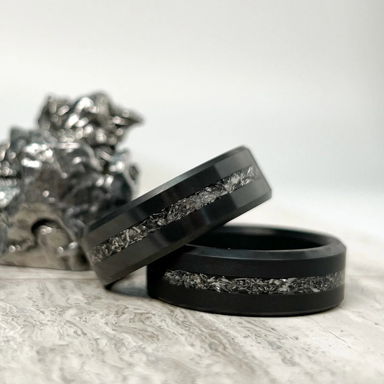 Black Diamond - Men’S Ring 8Mm - Authentic Muonionalausta Meteorite Inlay - ARES -